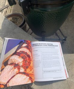 Smoke It Like a Pro on the Big Green Egg & Other Ceramic Cookers: An Independent Guide with Master Recipes from a Competition Barbecue Team--Includes Smoking, Grilling and Roasting Techniques Paperback 11 81uMCpNOWwL