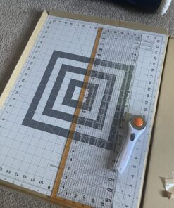 Fiskars Rotary Cutter 3-Piece Set - 45mm Stick Rotary Cutter for Fabric, Cutting Mat, and Sewing Ruler - Craft Supplies - Gray Cutting Mat + Rotary Cutter Set Standard 3-Piece 38 81ucjjMbrwL