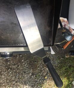 Blackstone 1542 Flat top Griddle Professional Grade Accessory Tool Kit (5 Pieces) 16 oz Bottle, Two Spatulas, Chopper/Scraper and One Cookbook-Perfect for Cooking Indoor or Outdoor, Multicolor 45 81vTfROSdaL