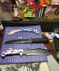 MTech USA – Fixed Blade Knife – Black Stainless Steel Blade with Black Carved G10 Handle, Full Tang, Includes 1680D Nylon Sheath - Hunting, Camping, Survival, Tactical, EDC – MT-20-39 67 81vg UbsZXL