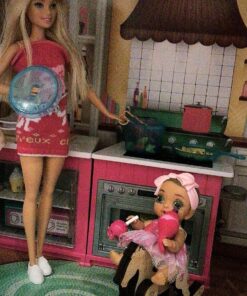 Barbie Kitchen Playset with Doll, Lights & Sounds, Food Molds, 5 Dough Colors and 20+ Accessories Standard 25 81wCCRglXbL