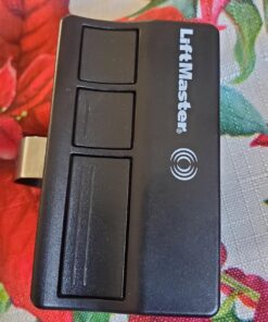 LiftMaster 373LM Security+ 3-Button Garage Door Opener Remote Control with Visor Clip - Pack of 1 28 81wYscMy3oL