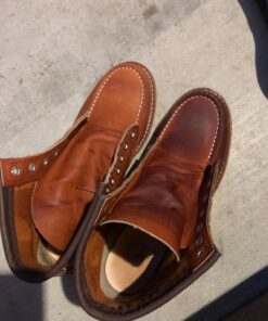 Huberd’s Shoe Oil - Leather conditioner and waterproofer since 1921. Easy pour formula waterproofs, softens, and conditions boots, shoes, bags, belts, gloves, saddles, tack and harness. 42 81xtAc2WoIL