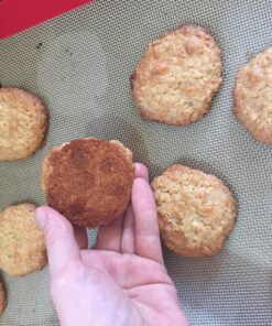 Kitzini Silicone Baking Mat Set. Non-Stick Silicone Mats for Baking. 2 Half Baking Sheets. BPA Free. Professional Grade Silicone Baking Sheet. Silicone Baking Mats for Cookies, Macarons & Pastry 37 81yMLu2DpnL