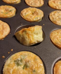 Rachael Ray Yum -o Nonstick Bakeware 12-Cup Muffin Tin With Grips / Nonstick 12-Cup Cupcake Tin With Grips - 12 Cup, Gray Orange Grips 25 81yYmyqMMPL