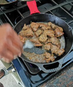 Lodge Cast Iron Skillet with Red Silicone Hot Handle Holder, 10.25-inch 44 81ycWoO30L