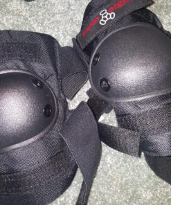 Triple Eight Saver Series Pad Set with Kneesavers, Elbowsavers and Wristsavers Black Large 30 91 qgH HADL