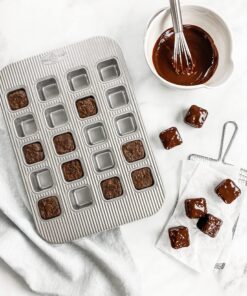 USA Pan Bakeware Aluminized Steel Brownie Bite Pan, 20 Well 20-Well Brownie Bites 17 916xRcNE1nL