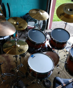 Meinl Cymbals HCS Cymbal Set Box Pack for Drums with 13" Hihats, 14" Crash, Plus Free 10" Splash, Sticks, Lessons — Made in Germany — Durable Brass, 2-Year Warranty, Traditional Finish (HCS1314 29 919E9NS0pWL