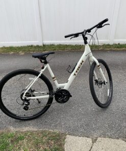 USHAKE Water Bottle Cages, Basic MTB Bike Bicycle Alloy Aluminum Lightweight Water Bottle Holder Cages Brackets(2 Pack- Drilled Holes Required) Black 41 91AhSiKI3RL