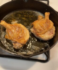 Lodge Cast Iron Skillet with Red Silicone Hot Handle Holder, 10.25-inch 49 91HXPeJsZWL