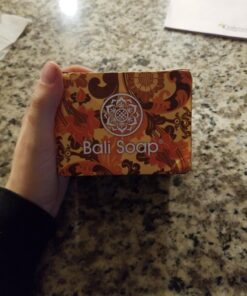 Bali Soap - Orange Collection - Natural Soap Bar Gift Set, Face Soap or Body Soap, 6 pc Variety Soap Pack (Passion Fruit, Sandalwood, Mango, Cinnamon, Plumeria, Bamboo Charcoal) 3.5 Oz each Mango, Cinnamon, Sandalwood, Frangipani, Charcoal 16 91J0NBG1WvL