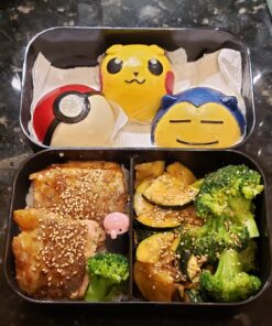 GRUB2GO Premium Bento Lunch Box (Large 68 Oz Capacity) | 2023 Exclusive, 70% Bigger | Includes Bamboo Chopping Board Lid, Carry Bag, 2 Dividers, Utensils, Sauce Container Premium 2021 Model: Executive Black (68 OZ) 43 91S8c5AstgL