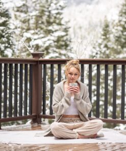 3 White Sage Smudge Gift Kit - Abalone Shell, Feather, Stand, Instructions & More - Smudging, Cleansing, Healing & Stress Relief Standard with Feather, Stand & Chakra Bracelet 23 91WWPGBQwAL