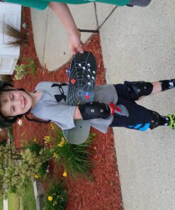 Schwinn Kids Bike Gloves Set, Knee and Elbow Pads, Protective Gear, Girls and Boys Bike Accessories, Black/Gray 35 91XSS91XPL