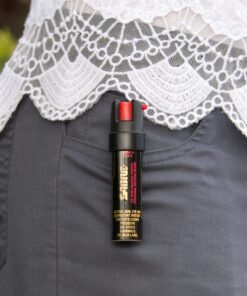 SABRE Advanced Pepper Spray, 3-in-1 Formula Contains Maximum Strength Pepper Spray, CS Military Tear Gas and UV Marking Dye, Compact Belt Clip for Easy Carry and Fast Access, 35 Bursts Black 36 91dCReH9KoL