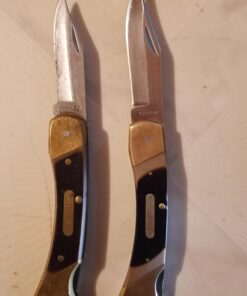 Old Timer 7OT Cave Bear Traditional Lockback Pocket Knife with 3.9in High Carbon Stainless Steel Blade, Sawcut Handles, and Leather Belt Sheath for Hunting, Camping, Whittling, EDC, and Outdoors 44 91nMdixfGiL