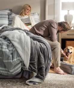 Bedsure Sherpa Fleece Throw Blanket for Couch - Thick and Warm Blanket for Winter, Soft and Fuzzy Throw Blanket for Sofa, Fall Throw Blanket, Grey, 50x60 Inches Throw (50" x 60") Dark Grey 23 91o54tgvy1L