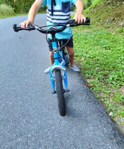 Strider 14x - Balance Bike for Kids 3 to 7 Years - Includes Custom Grips, Padded Seat, Performance Footrest & All-Purpose Tires - Easy Assembly & Adjustments Awesome Blue 26 91qUF rSlrL