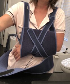 Velpeau Arm Sling Shoulder Immobilizer - Can Be Used During Sleep - Rotator Cuff Support Brace - Adjustable Medical Sling for Broken & Fractured Bones, Dislocation, Sprains, Strains & Tears (Large) Large (Pack of 1) 24 91sOn187BdL