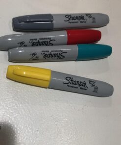 SHARPIE Permanent Markers, Broad, Chisel Tip, 8-Pack, Assorted 2015 Colors (1927322) 19 91yAu2H32ZL