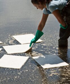 Brady SPC BPO100 15" x 17" Heavy Weight Economical Oil Only Absorbent Pads - 100 ct Brady SPC BPO100 9 A17B3KfZonL