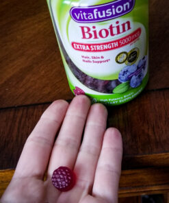 vitafusion Extra Strength Biotin Gummy Vitamins, Berry Flavored, 5,000 mcg Biotin Vitamins, America’s Number 1 Gummy Vitamin Brand, 50 Day Supply, 100 Count (Packaging may vary) 61 A1FqJ3xJn7L
