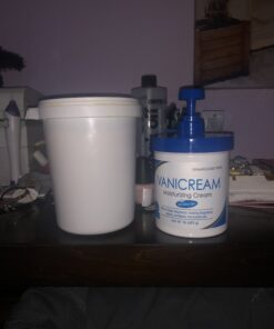 HalalEveryDay Raw Unrefined Grade A Soft and Smooth African Shea Butter from Ghana - Amazing quality and consistency - comes in a 32 oz Jar - Total weight approximately 24 oz 2 Pound (Pack of 1) 32 A1V1BTHTrhL