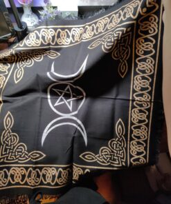 Altar Tarot Cloth: Triple Goddess With Pentagram - 24" x 24" (Gold/Silver on Black Pentacle/Pentagram) 34 A1iQrC8VlUL