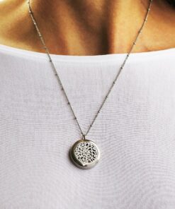 Coral Bliss Essential Oil Diffuser Necklace with Leakproof Locket - Hypoallergenic 316L Surgical Grade Stainless Steel 25mm Aromatherapy Jewelry (2 Chain Designs, 5 Reusable Pads, Microfiber Pouch) Traditional 10 A1nQXMIFzUL