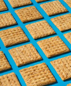 Triscuit Hint of Sea Salt Whole Grain Wheat Crackers, Vegan Crackers, 8.5 oz 25 A1wCqlOiE1L