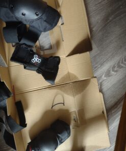 Triple Eight Saver Series Pad Set with Kneesavers, Elbowsavers and Wristsavers Black Large 33 B1K4 fGxDS