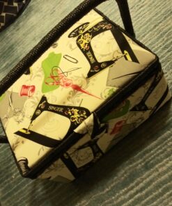 SINGER 07281 Vintage Sewing Basket with Sewing Kit Accessories, 10.5" long x 8" wide x 6" high. 57 B1KvG5szWLS
