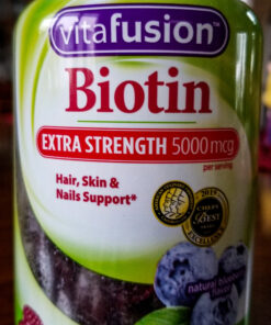 vitafusion Extra Strength Biotin Gummy Vitamins, Berry Flavored, 5,000 mcg Biotin Vitamins, America’s Number 1 Gummy Vitamin Brand, 50 Day Supply, 100 Count (Packaging may vary) 63 B1OYKfLo0S