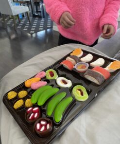 Raindrops Gummy Candy Sushi Bento Box with 5 Kinds of Sushi Rolls and Garnishes - 1 Tray with 21 Sushi Bites of Marshmallows, Licorice, Sour Strips, Gummi Bears and Fish - Fun and Unique Candy Gifts 6 B1XapkOc0MS