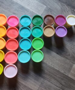 Play-Doh Modeling Compound 24-Pack Case of Colors, Party Favors, Non-Toxic, Multi-Color, 3-Ounce Cans, Ages 2 and up (Amazon Exclusive) Multicolor Frustration-Free Packaging 52 B1XeQq03BAS