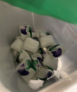 Cascade Platinum Dishwasher Soap Pods, Actionpacs + Oxi with Dishwasher Cleaner and Deodorizer Action, Fresh, 62 Count of Dish Detergent Pods 19 B1h8fXDz3OS