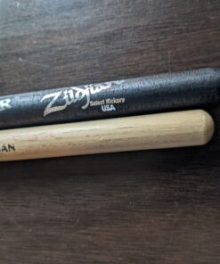 Avedis Zildjian Company Travis Barker Artist Series Drumsticks - Black Model 13 B1lhprhl8ZS