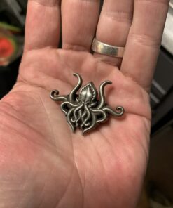 Pinsanity H.P. Lovecraft Cthulhu Lapel Pin 29 B1nZXnrpB2S