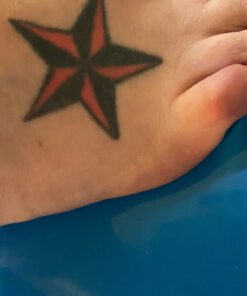 Tattoo Goo Original Travel Size Tattoo After Care, Natural Tattoo Balm with Beeswax and Cocoa Butter, Soothing Tattoo Ointment and Brightening Care, .32 oz; Packaging may vary 37 C1TNVUBYe6S