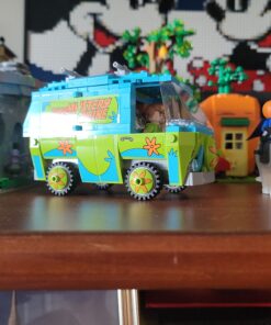LEGO Scooby-Doo 75902 The Mystery Machine Building Kit 55 C1Zr4CozYNS