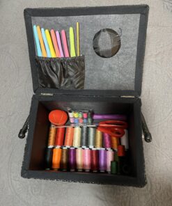 SINGER 07281 Vintage Sewing Basket with Sewing Kit Accessories, 10.5" long x 8" wide x 6" high. 52 C1bZDc5DEkS