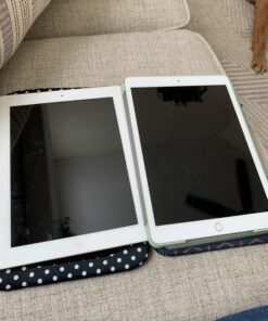 USA GEAR Soft Tablet Sleeve Case Compatible with Boogie Board 8.5 inch, Wacom Intuos Creative Small CTL4100, Huion Inspiroy H640P Graphics Tablet, and Other 10 inch Pen Drawing Tablets (Polka Dot) Polka Dot 23 C1mloGa3duS