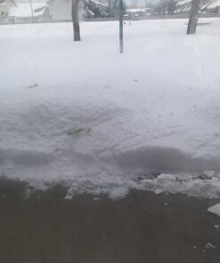 Snow Joe SJ623E 18-Inch 15-Amp Electric Walk-Behind Single Stage Snow Blower w/ Headlight, 18-Inch 32 C1rR2vnKKbS