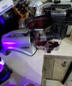 Omega NC800HDS Cold Press Juicer Machine, Vegetable and Fruit Juice Extractor and Nutrition System, Dual-Stage Slow Masticating Juicer, 150 W, Silver 39 C1sczXDUpS