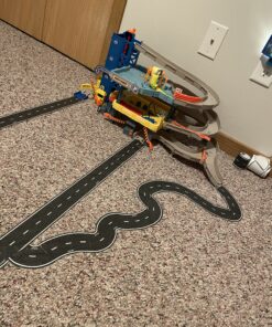 Matchbox Cars Playset, 4-Level Toy Garage & Tow Truck in 1:64 Scale, Kid-Powered Elevator, Car Repair Station & Spiral Ramp 41 C1zb2SieQaS