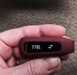 Fitbit One Wireless Activity Plus Sleep Tracker, Burgundy 65 3104ziJHKlL