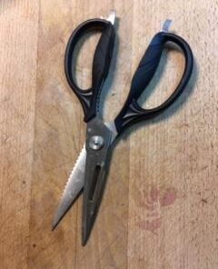 Kitchen Shears, TANSUNG Kitchen Scissors Heavy Duty Dishwasher Safe Food Scissors, Multipurpose Scissors Stainless Steel Kitchen Scissors for Chicken, Poultry, Vegetables, Meat, Fish, Herbs, BBQ Black 47 31ETlO8wC0L