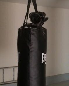 Everlast 70-Pound MMA Heavy-Bag Kit , Black 23 31R2 Vi5cUL