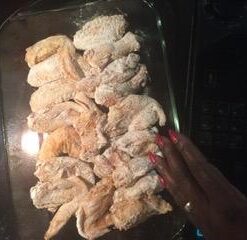 COOK'S CHOICE XL Original Better Breader Batter Bowl- All-in-One Mess Free Breading Station Tray for at Home or On-the-Go - Pour in Seasoning, Add Meat or Vegetables of Choice, & Just Shake 36 31nFbaSWJqL 1